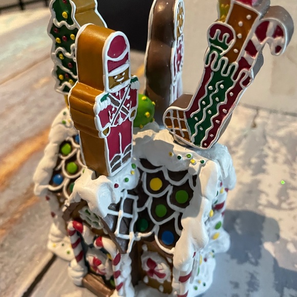 Vintage Gingerbread House Pate Set, 4 Decorative knives Sit in House - Picture 2 of 12